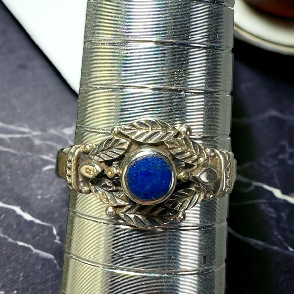 Vtg Sterling Silver Leaf Reposse Lapis Cabochon Band Ring Sz 9.25 Southwest Boho - Picture 1 of 15